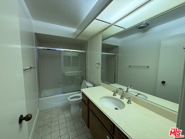 Building Photo - 222 S Central Ave