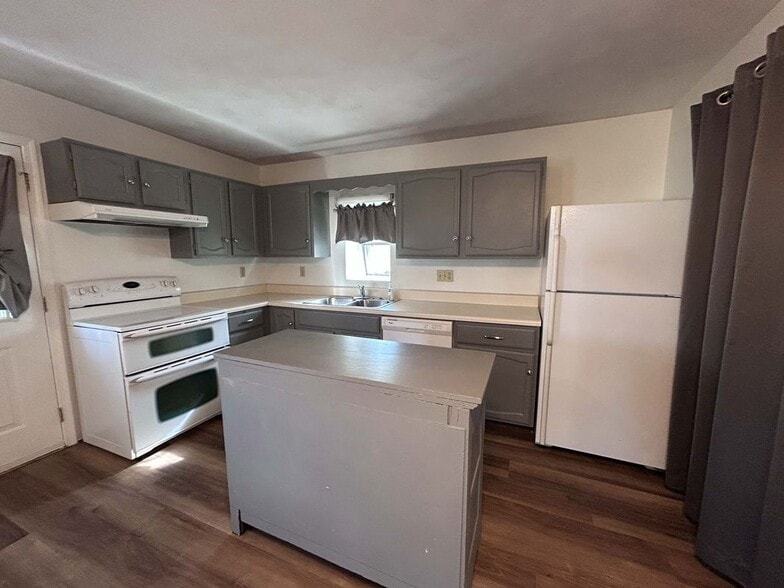 Building Photo - 16 W Main St