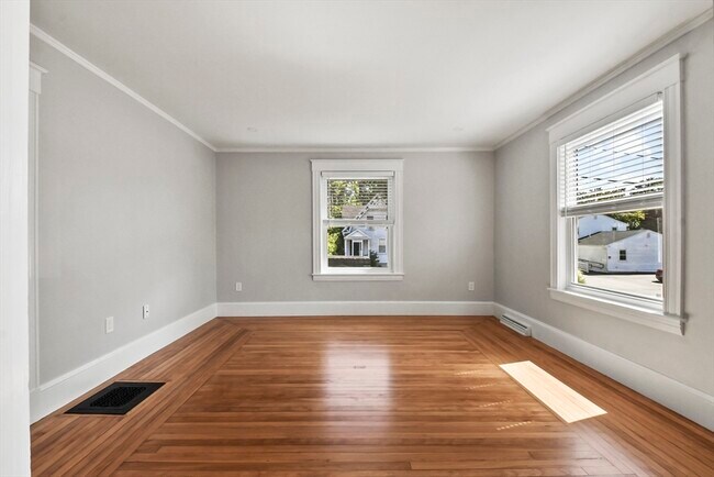 Building Photo - 10 Cain Ave