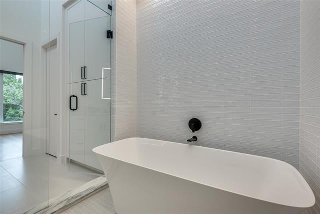 Building Photo - 3913 Hawthorne Ave