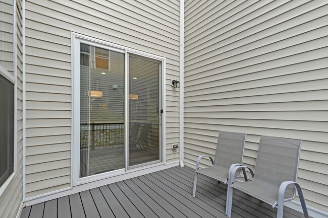 Building Photo - 22956 Aurora Vw Dr