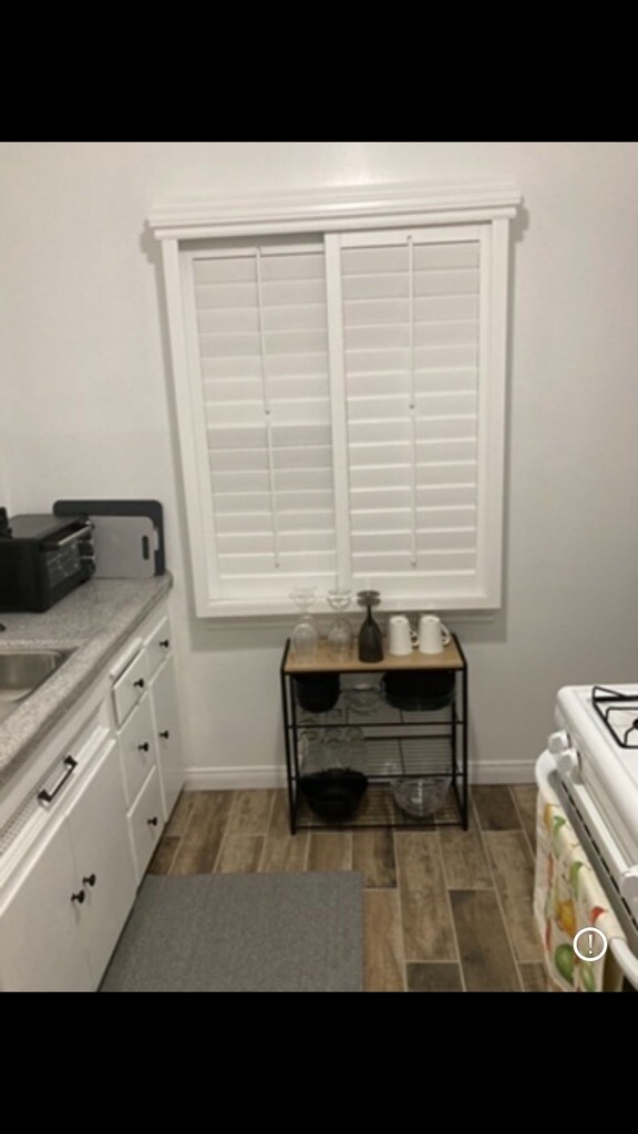 Building Photo - 3616 W Adams Blvd