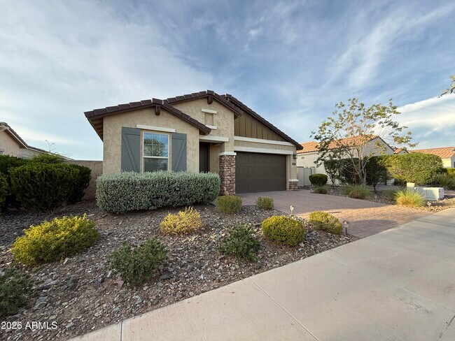 Building Photo - 9458 Thatcher Ave