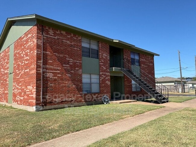 Building Photo - 1706 Short St