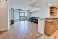 Building Photo - 13700 Marina Pointe Dr