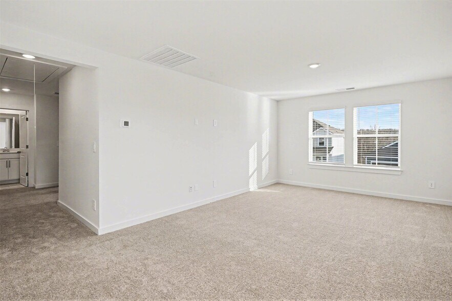 Building Photo - 1933 Mahala Dr