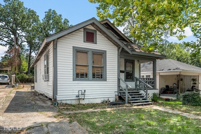Building Photo - Charming Remodeled Home in the Heart of Shreveport!
