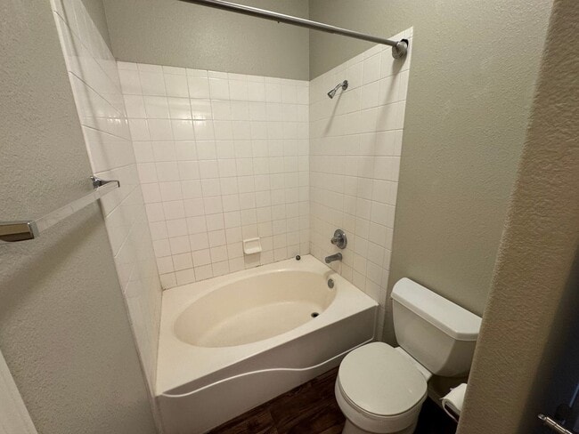 Building Photo - 3 Bedroom - 2 Bath - 1285 Sq. Ft.  - 2 Car Garage - Marana