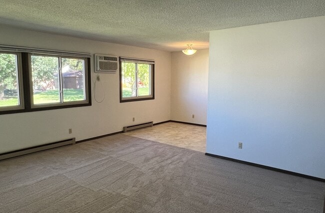 Building Photo - Elmwood Terrace