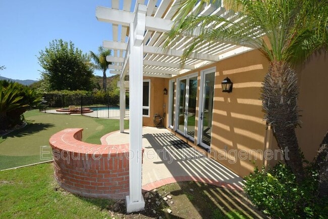 Building Photo - 1674 Bushgrove Ct
