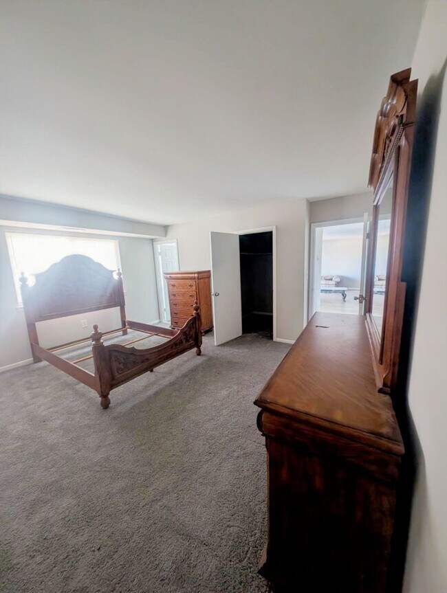 Interior Photo - Bristol House Apartments