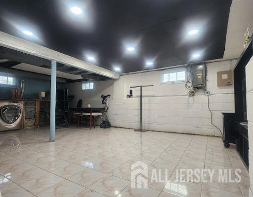 Building Photo - 1925 Verona Ave