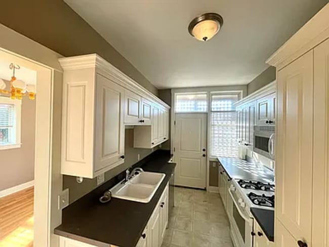 Building Photo - 414 S 40th St