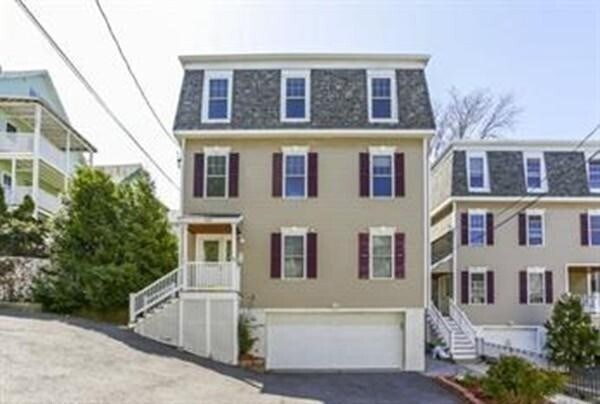 Building Photo - 137 Calumet St