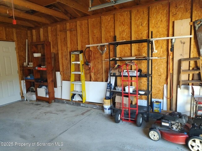 Building Photo - 1023 Carmalt St