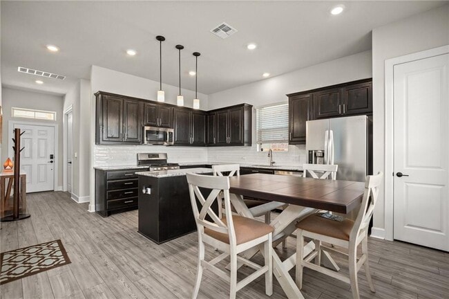 Building Photo - 12900 Stanford Dr