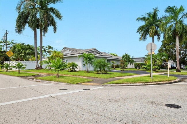 Building Photo - 21100 Highland Lakes Blvd
