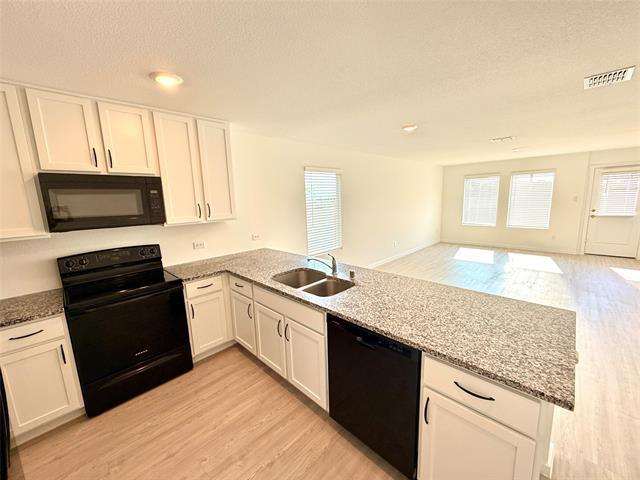Building Photo - 6216 Sanderling St
