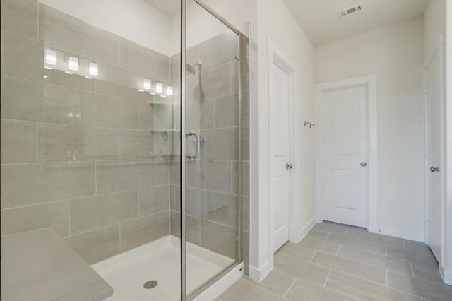 Building Photo - 679 Watersedge Ct