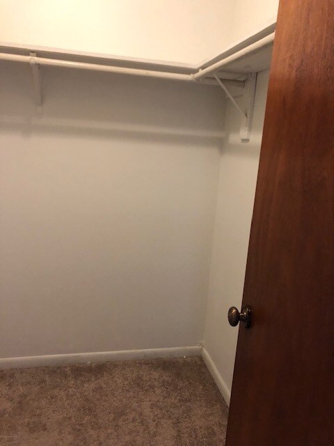 Closet - 428 Thoreau Rd