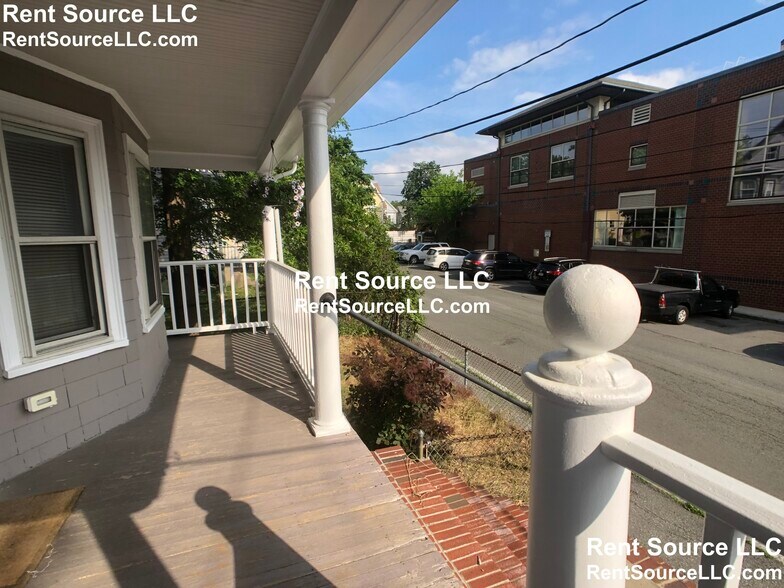 Building Photo - 19-21 Sartwell Ave. Unit 3