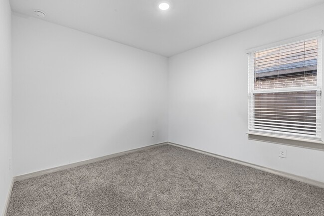 Building Photo - 5014 Pne Hvn Ln