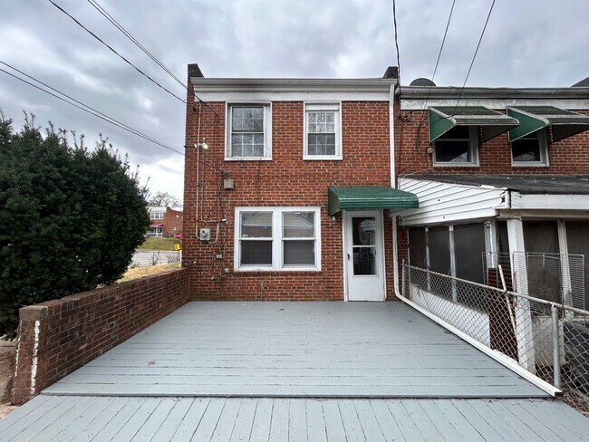 Building Photo - Baltimore - 2 Bedrooms and 1 bath Available!