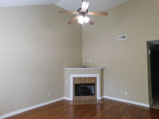 Building Photo - 2755 Southwood Ln