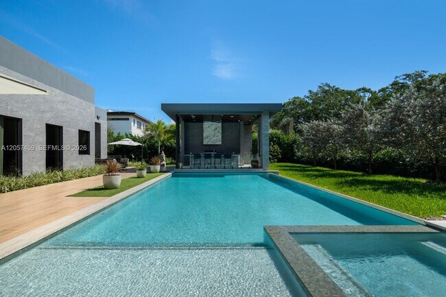 Building Photo - 5900 SW 129th Terrace