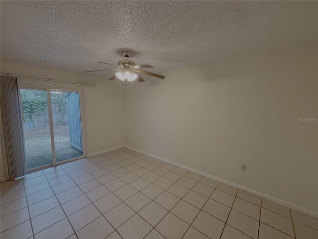 Building Photo - 904 SW 62nd Terrace