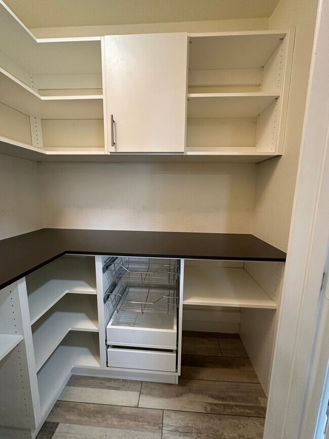 Building Photo - 7758 Meng Ct