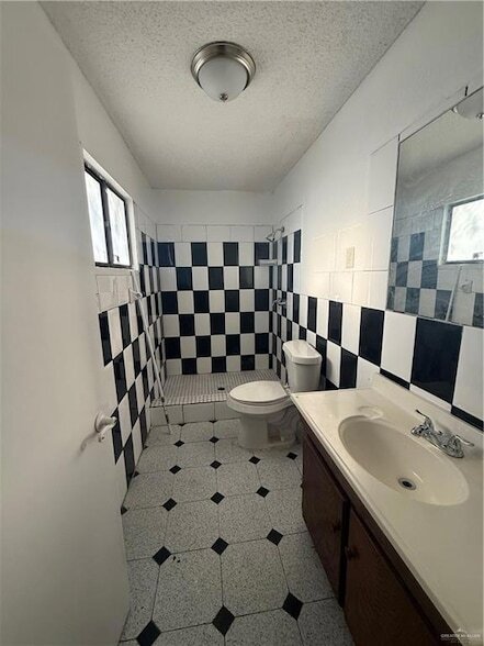 Building Photo - 503 Mazatlan St