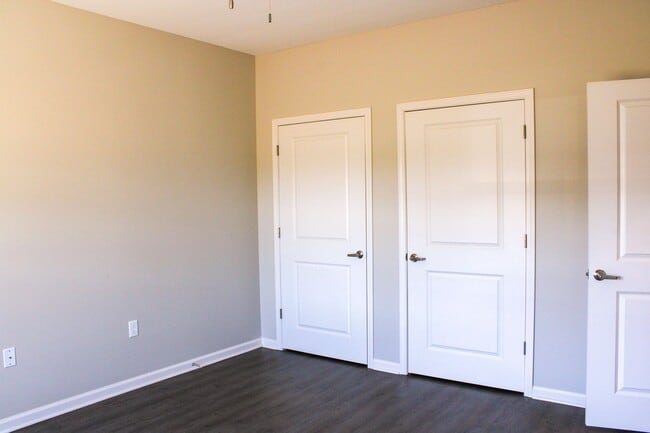 Building Photo - 3261 Redhawk St