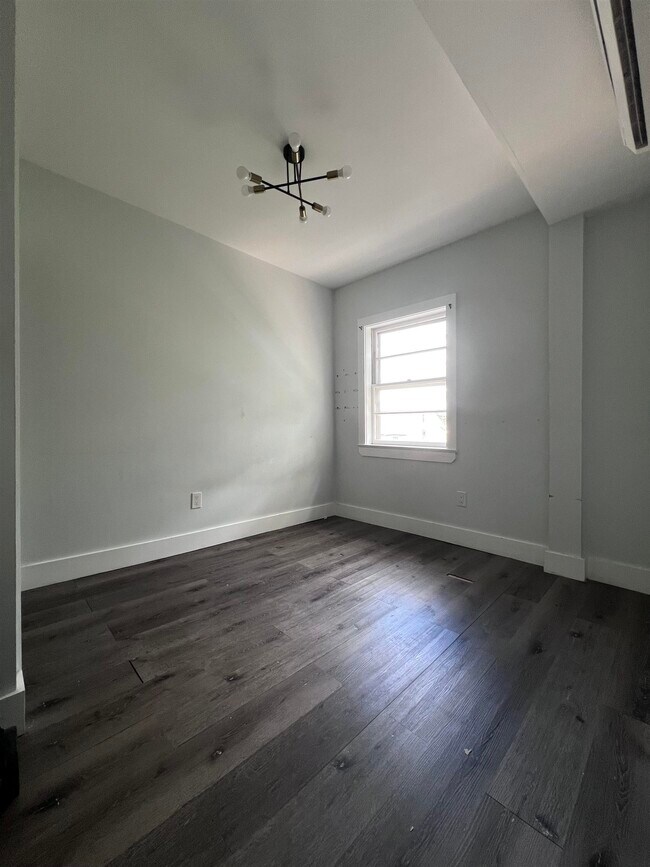 Building Photo - 28 E 47th St