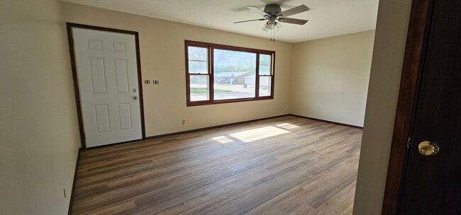 Building Photo - 3 bedroom house for rent