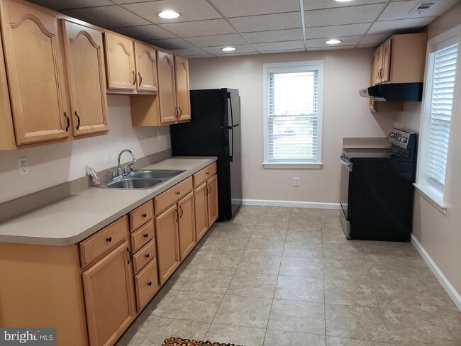 Building Photo - 417 S Washington St