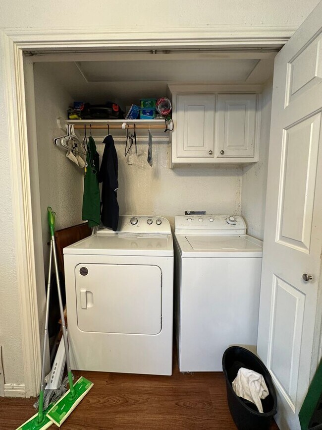 Building Photo - 1900 S 16th St