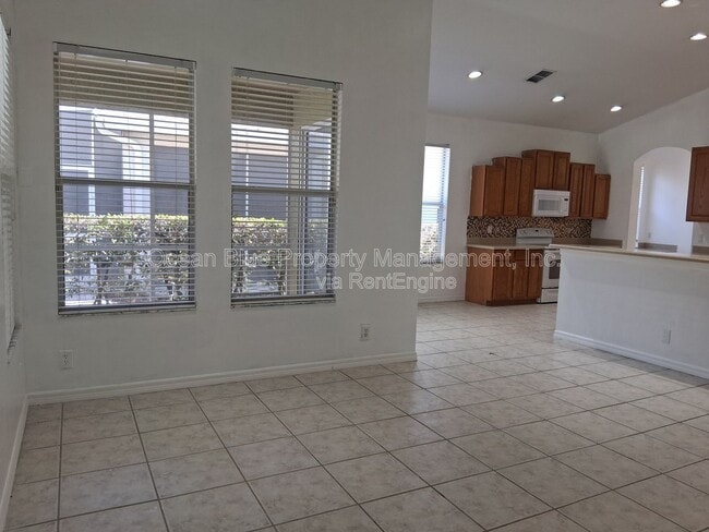 Building Photo - 10214 Evergreen Hill Dr