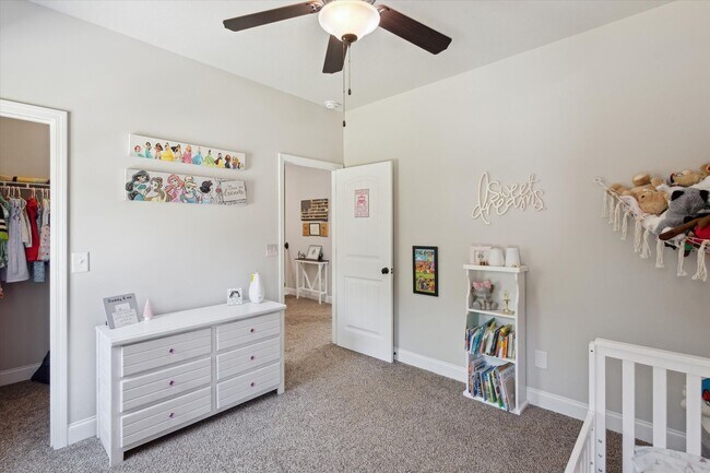 Building Photo - Spacious 4BR Home with Screened Porch & Fenced Yard in Effingham