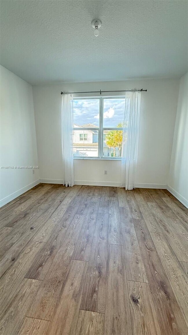 Building Photo - 1040 Rio Ct