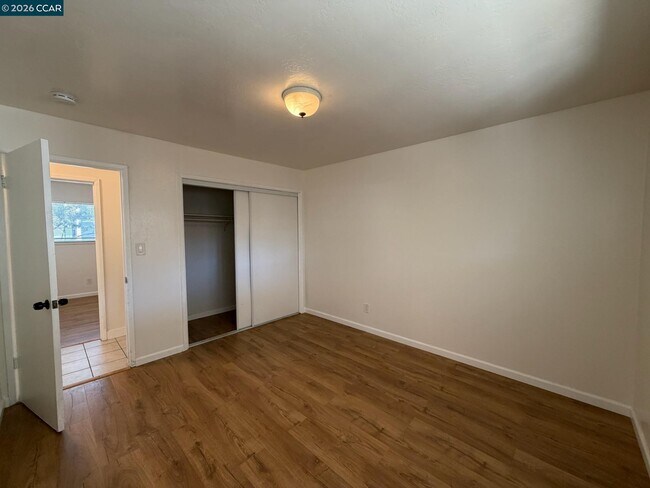 Building Photo - 729 Pennsylvania St