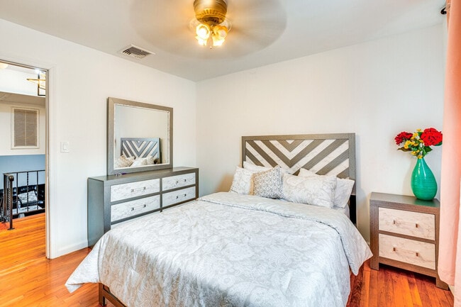 Building Photo - 2851 Debra Way