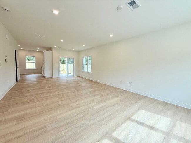 Building Photo - 5403 Toano Rd