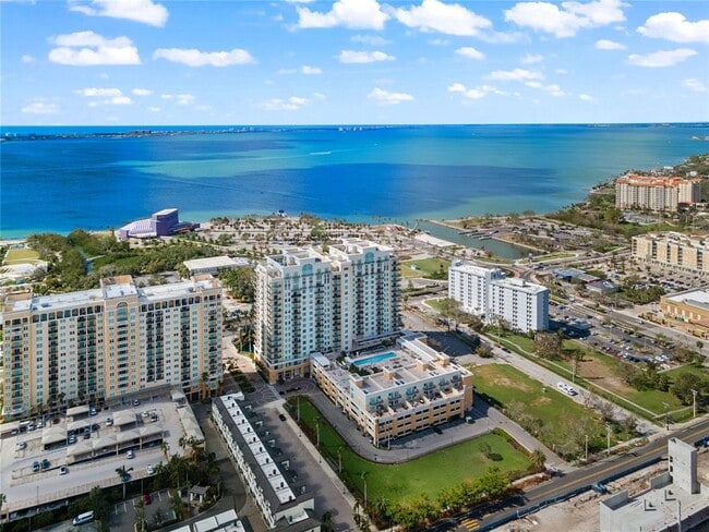 Building Photo - 800 N Tamiami Trl