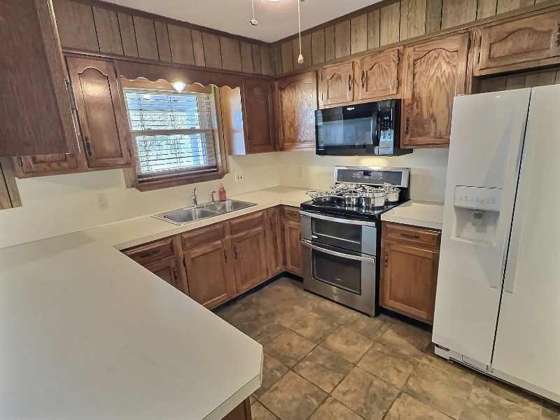 Building Photo - 1312 Sherry Ln