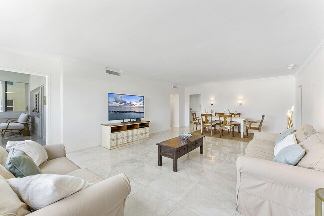 Building Photo - 120 N Ocean Blvd