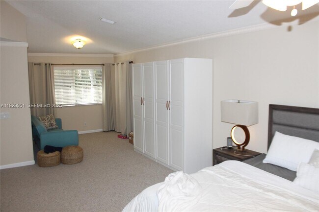 Building Photo - 2568 Jardin Pl