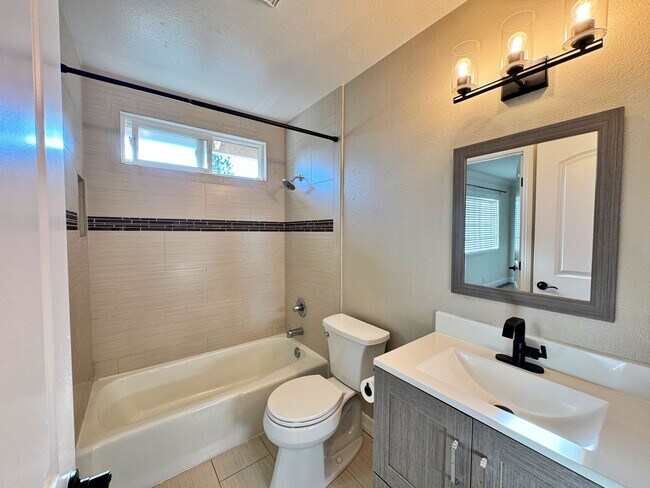 Building Photo - 16419 Bear Meadow Cir