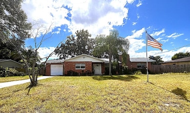 Building Photo - 705 Westwood Dr