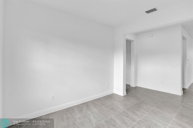 Building Photo - 11890 S Baypoint Cir